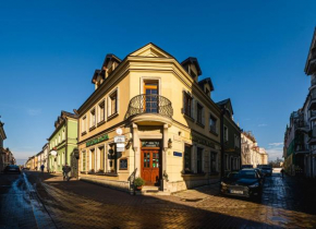 Отель Corner Pub & Pokoje  Замосць